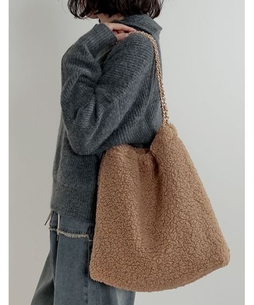 Re:EDIT（リエディ）の「[2点セット]ミニポーチ付テディボアチェーンストラップバッグ（ハンドバッグ・レディース・キャメル/ブラック/ベージュ・FREE）」の3枚目の写真