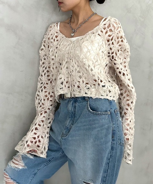 PAGEBOY（ページボーイ）の「3Dフラワーレース2WAYブラウス