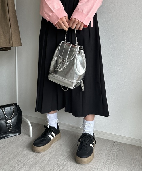 Silly（シリー）の「【レトロコーデに♪】ボリュームソールジャーマンスニーカー（スニーカー・レディース・ブラック/ホワイト・LARGE/SMALL/MEDIUM）」の11枚目の写真