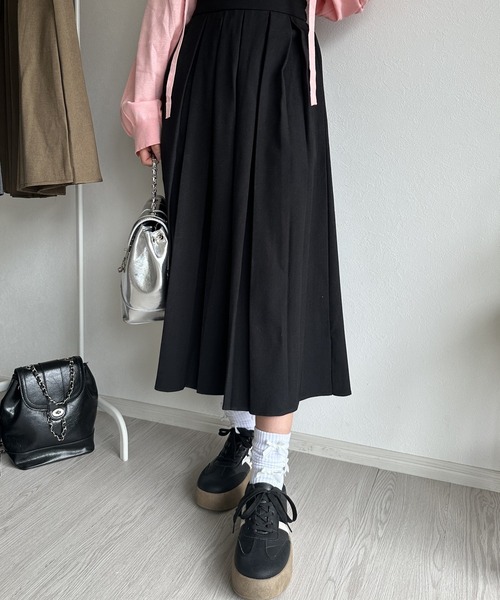 Silly（シリー）の「【レトロコーデに♪】ボリュームソールジャーマンスニーカー（スニーカー・レディース・ブラック/ホワイト・LARGE/SMALL/MEDIUM）」の12枚目の写真