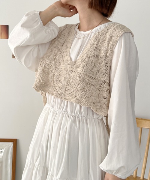 CLEA（クレア）の「コットンクロシェレースアップレイヤードベスト（ベスト・レディース・アイボリー/ホワイト・FREE）」の20枚目の写真