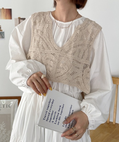 CLEA（クレア）の「コットンクロシェレースアップレイヤードベスト