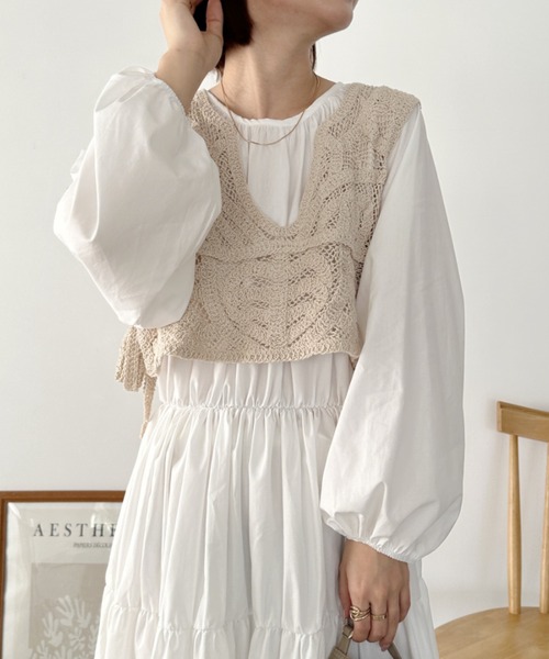 CLEA（クレア）の「コットンクロシェレースアップレイヤードベスト（ベスト・レディース・アイボリー/ホワイト・FREE）」の21枚目の写真