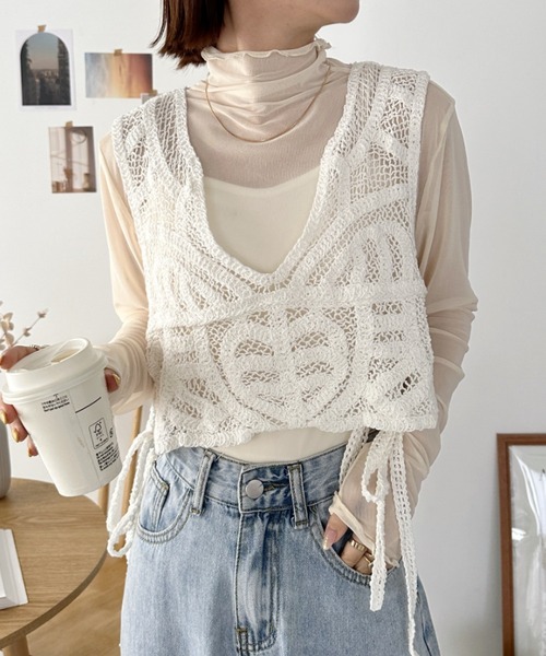 CLEA（クレア）の「コットンクロシェレースアップレイヤードベスト（ベスト・レディース・アイボリー/ホワイト・FREE）」の5枚目の写真