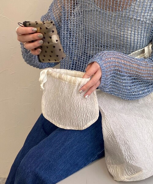 fredy emue（フレディエミュ）の「エンボスオーガンジートートバッグ（トートバッグ・レディース・ブラック/ラベンダー/オフホワイト・FREE）」の7枚目の写真