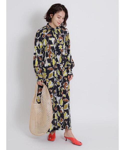 Te chichi CLASSIC(テチチクラシック)の「【ipeker】プリントハイネックワンピース(ワンピース・レディース・ベージュ/ブラック・F)」の17枚目の写真