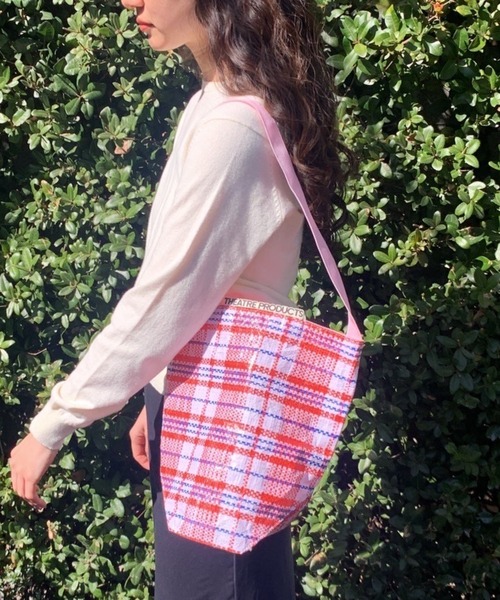 THEATRE PRODUCTS（シアタープロダクツ）の「スフレヤーンワンショルダーバッグ（ショルダーバッグ・レディース・ブラック/レッド・FREE）」の22枚目の写真