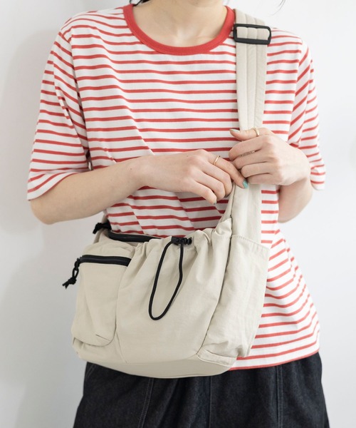 studio CLIP(スタディオクリップ)の「からだ喜ぶポケットショルダー(ショルダーバッグ・レディース・ブラック/オフホワイト/グリーン/ピンク/ブルー・FREE)」の6枚目の写真