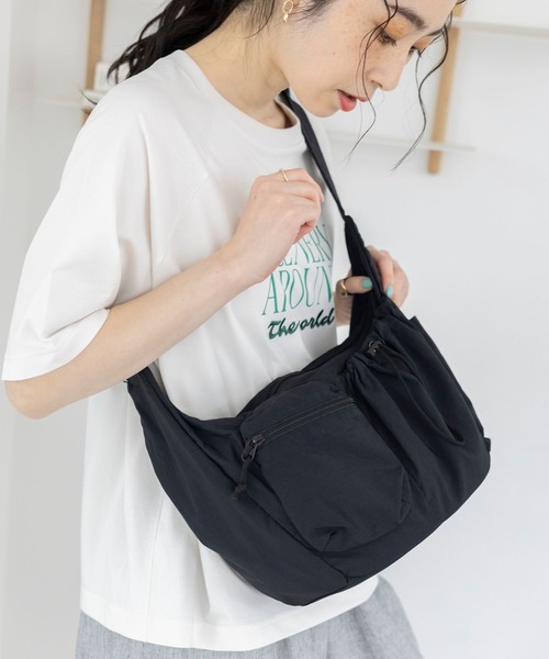 studio CLIP(スタディオクリップ)の「からだ喜ぶポケットショルダー(ショルダーバッグ・レディース・ブラック/オフホワイト/グリーン/ピンク/ブルー・FREE)」の9枚目の写真