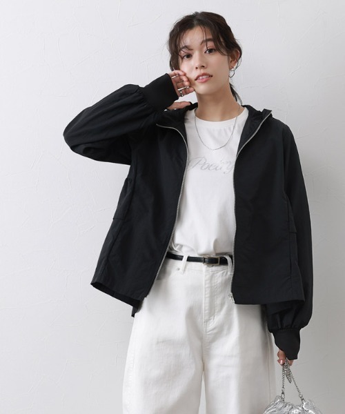 Pierrot（ピエロ）の「UVカットバックフリルパーカー（パーカー・レディース・アイボリー/ライトベージュ/ネイビー/ブラック・L/M）」の16枚目の写真