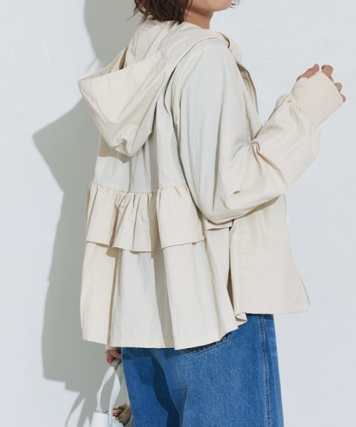 Pierrot（ピエロ）の「UVカットバックフリルパーカー（パーカー・レディース・アイボリー/ライトベージュ/ネイビー/ブラック・L/M）」の7枚目の写真