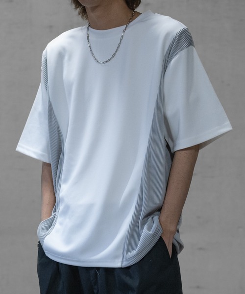 JOHN'S CLOSET(ジョンズクローゼット)の「【13】プリーツ切替 BIGTシャツ(Tシャツ/カットソー・メンズ・ブラック/オフホワイト/グレー・MEDIUM/LARGE)」の2枚目の写真