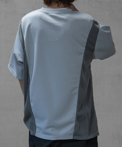 JOHN'S CLOSET(ジョンズクローゼット)の「【13】プリーツ切替 BIGTシャツ(Tシャツ/カットソー・メンズ・ブラック/オフホワイト/グレー・MEDIUM/LARGE)」の4枚目の写真