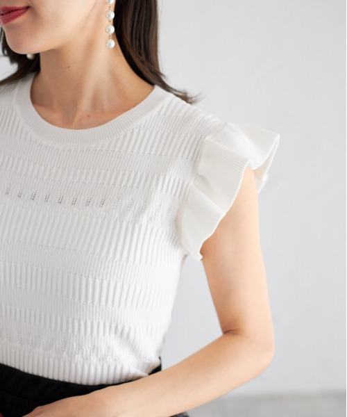 tocco closet(トッコ クローゼット)の「【ZOZO限定】フリルスリーブ透かし編みトップス(Tシャツ/カットソー・レディース・ブラック/オフホワイト・M)」の14枚目の写真