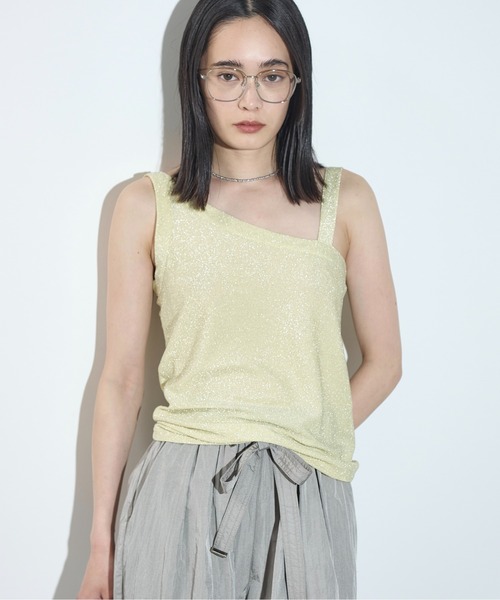 THE YOn（ザヨン）の「2WAYグリッターアシンメトリーアメスリタンク（タンクトップ・レディース・ブラック/アイボリー/レモンイエロー/ブラウン・FREE）」の4枚目の写真