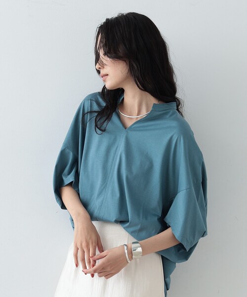 GALLEST(ギャレスト)の「◆ギャザーポンチョトップス(Tシャツ/カットソー・レディース・ホワイト/ブラック/スモーキーグリーン系/ブラウン系その他/ブルーグリーン・38)」の5枚目の写真