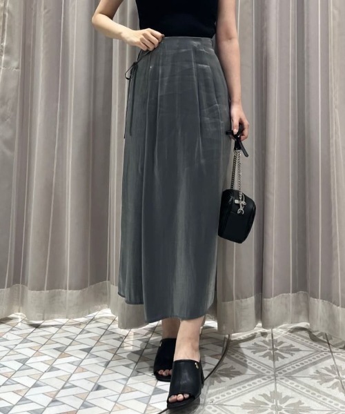 JILL by JILL STUART（ジルバイジルスチュアート）の「◇【ｅＳ】シャンブレーサテンラップスカート（スカート・レディース・グレー系その他/ベージュ・SMALL/MEDIUM）」の2枚目の写真