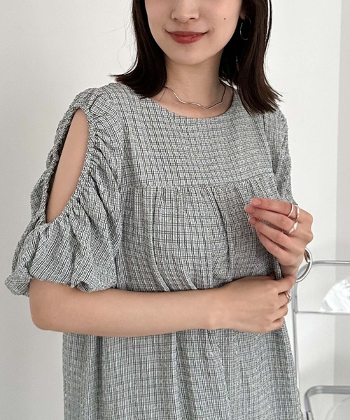 archives（アルシーヴ）の「ショルダーシャーリングティアードワンピース（ワンピース・レディース・ブラック/オフホワイト/グリーン・MEDIUM）」の19枚目の写真