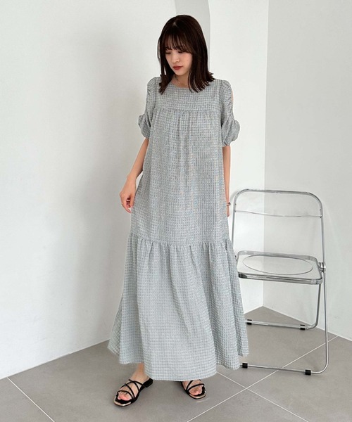 archives（アルシーヴ）の「ショルダーシャーリングティアードワンピース（ワンピース・レディース・ブラック/オフホワイト/グリーン・MEDIUM）」の7枚目の写真