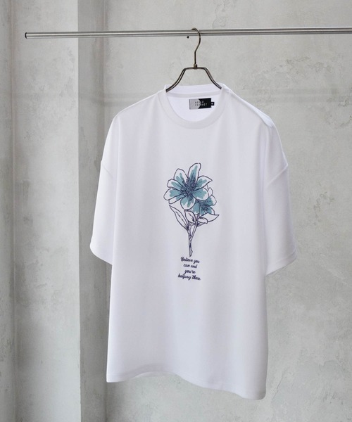 Mac-House(マックハウス)の「ワイドシルエット花柄刺繍ショートスリーブTシャツ(Tシャツ/カットソー・メンズ・チャコールグレー/ホワイト・M/L)」の1枚目の写真