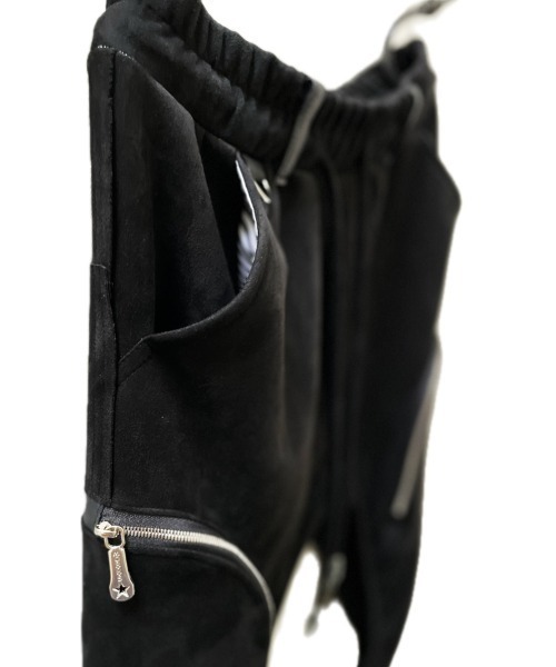 FranCisT_MOR.K.S.(フランシストモークス)の「FranCisT_MOR.K.S./フランシスト モークス/HI-TENSION FAKE SUEDE DEVICE CARGO PANTS(カーゴパンツ・メンズ・ブラック・2/3/4)」の5枚目の写真