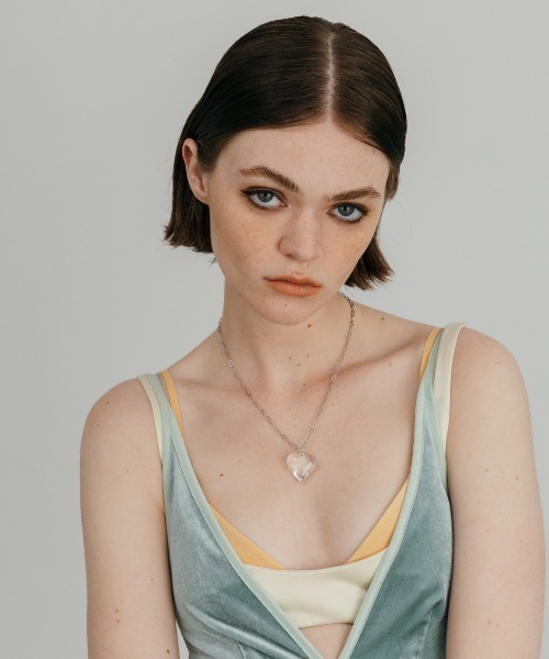 ANU（アヌ）の「clear heart necklace - クリアハートネックレス（ネックレス・レディース・クリア/ブルー・FREE）」の3枚目の写真