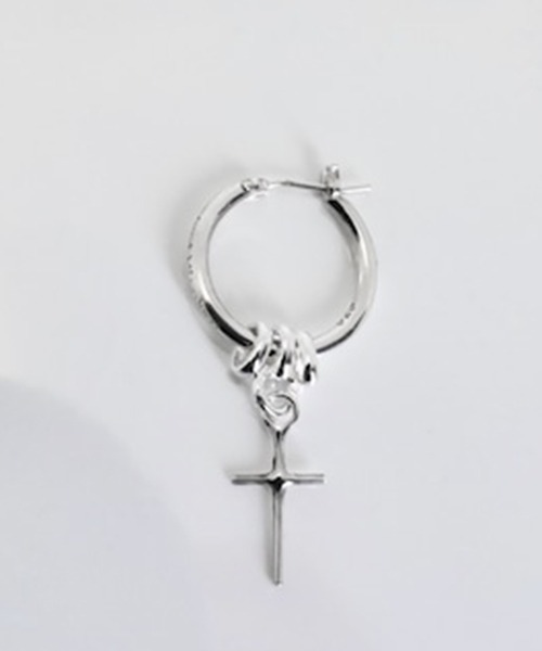 THE MILES（ザ マイルズ）の「GODSIZE ゴッドサイズ THIN HOOP rbw [LARGE] with OVAL & CROSSレイズド・バイ・ウルヴス シンフープ L ウィズ オーバル & クロス（ピアス（片耳用）・メンズ・シルバー・FREE）」の2枚目の写真