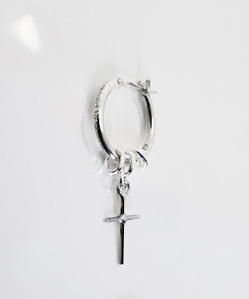 THE MILES（ザ マイルズ）の「GODSIZE ゴッドサイズ THIN HOOP rbw [LARGE] with OVAL & CROSSレイズド・バイ・ウルヴス シンフープ L ウィズ オーバル & クロス（ピアス（片耳用）・メンズ・シルバー・FREE）」の3枚目の写真