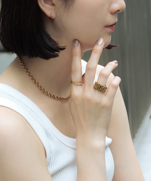 bonu.（ボヌ）の「【サージカルステンレス】フープピアスS/M（ピアス（両耳用）・レディース・ゴールド・MEDIUM/SMALL）」の3枚目の写真