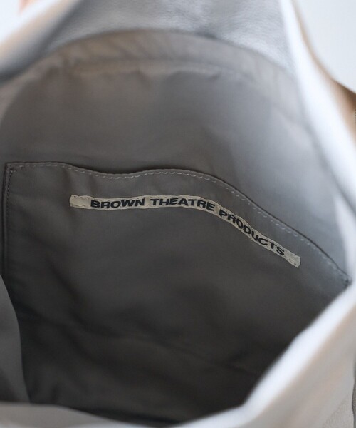 FREAK'S STORE(フリークスストア)の「BROWN THEATRE PRODUCTS × FREAK'S STORE/ブラウン 別注 フェイクレザー フリルシューズバッグ(トートバッグ・レディース・シルバー/ブラック/ブラウン・ONE SIZE)」の19枚目の写真