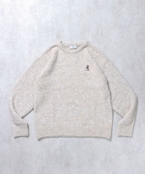 FFEIN（フェイン）の「【FFEIN(フェイン)】ワンポイント刺繍ブークレプルオーバーニット / クルーネック ワイドシルエット 刺繍（ニット/セーター・メンズ・ブルー/マスタード/ブラウン/ネイビー/ホワイト系その他2・SMALL/MEDIUM/LARGE）」の2枚目の写真
