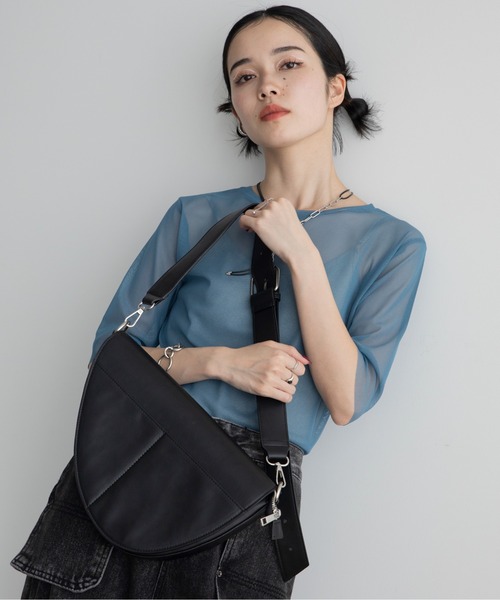 VACANCY(ヴァカンシー)の「トライアングルベルトショルダーバック(ショルダーバッグ・レディース・シルバー/ブラック/グリーン・FREE)」の8枚目の写真