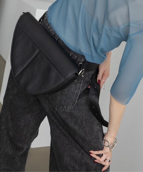 VACANCY(ヴァカンシー)の「トライアングルベルトショルダーバック(ショルダーバッグ・レディース・シルバー/ブラック/グリーン・FREE)」の15枚目の写真