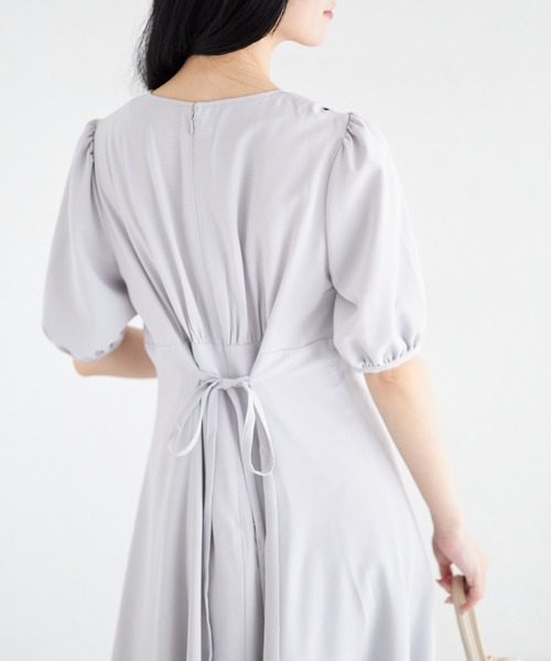 tocco closet(トッコ クローゼット)の「【ZOZO限定】Vネックフロントボタンワンピース(ワンピース・レディース・モカ/ライトグレー・M)」の4枚目の写真