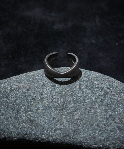 IVXLCDM（アイヴィーエックスエルシーディエム）の「IVXLCDM アイブイエックスエルシーディーエム / X EAR CUFF / エックスイヤーカフ / IVX-A552-BK（イヤーカフ・メンズ・ブラック・FREE）」の6枚目の写真