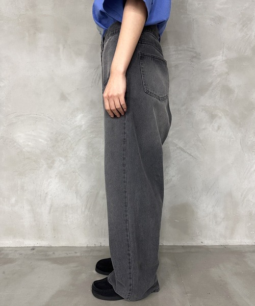 MUHET（ミュエータ）の「スラッシュポケットデニムパンツ（デニムパンツ・レディース・チャコールグレー/ライトインディゴブルー・SMALL/LARGE/MEDIUM）」の21枚目の写真