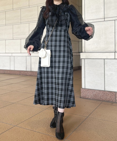 apres jour（アプレジュール）の「アソートチャーム付きキャミワンピース【ZOZOTOWN限定アイテム】（ワンピース・レディース・ブラック系その他2/グレイッシュベージュ/ブラウン系その他/ブラック系その他・X-LARGE/フリー/LARGE）」の6枚目の写真