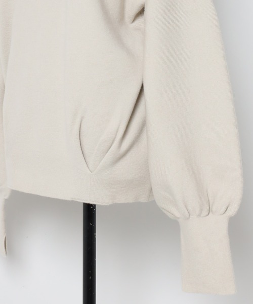 Bonjour Sagan（ボンジュールサガン）の「前後2WAYボリュームスリーブ裾タック静電気防止ニット（ニット/セーター・レディース・キナリ/ブラウン/ブラック/ブルー・FREE）」の16枚目の写真