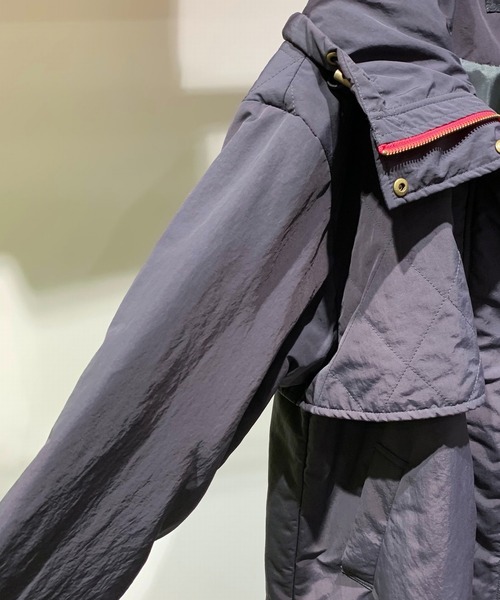 Q（キュー）の「フーディーパディングロングブルゾン（ブルゾン・レディース・カーキ/チャコールグレー・MEDIUM）」の10枚目の写真