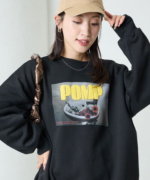 FREAK'S STORE（フリークスストア）の「限定展開　フラワー フォト × サガラ刺繍 裏起毛 スウェット（スウェット・レディース・ブラック/サックスブルー/オフホワイト/グレー・ﾌﾘ-）」の3枚目の写真