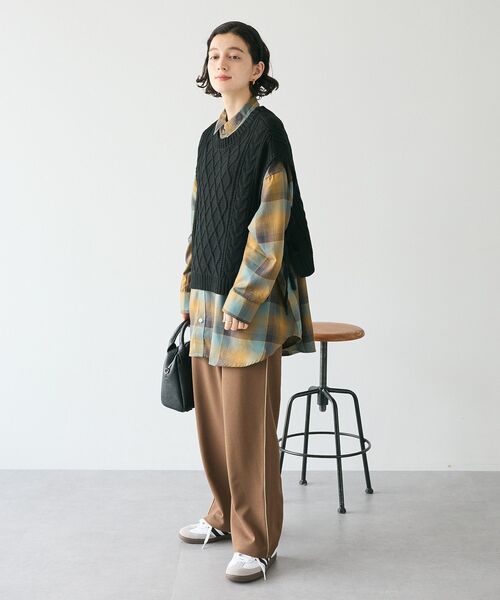 CRAFT STANDARD BOUTIQUE(クラフトスタンダードブティック)の「2WAYケーブルニットリボンベスト(ベスト・レディース・アイボリー/ブラック/グレー・FREE)」の14枚目の写真