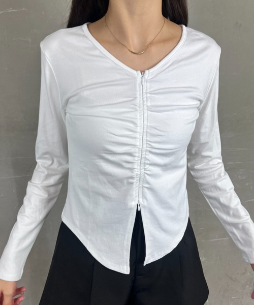 tolene(トレネ)の「フロントファスナーデザイン ギャザー Vネック ロングスリーブ カットソー(Tシャツ/カットソー・レディース・ホワイト/ブラック・FREE)」の15枚目の写真