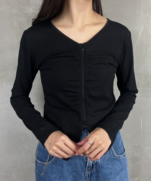 tolene(トレネ)の「フロントファスナーデザイン ギャザー Vネック ロングスリーブ カットソー(Tシャツ/カットソー・レディース・ホワイト/ブラック・FREE)」の19枚目の写真