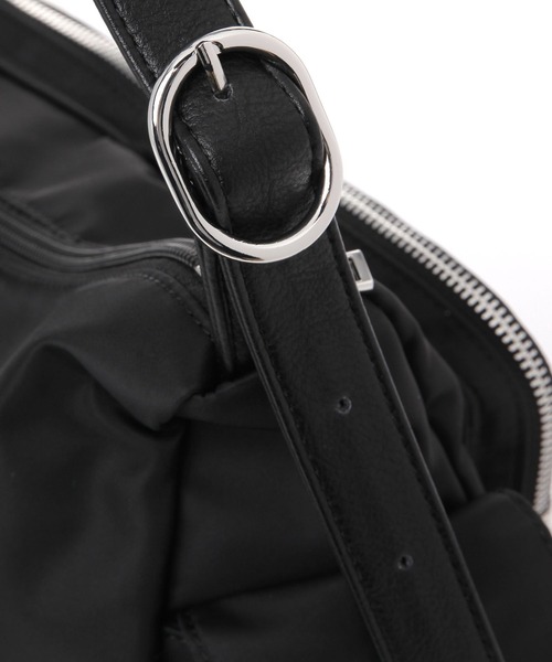 GLOBAL WORK(グローバルワーク)の「スペ軽4ポケ2WAYショルダー/208923(ショルダーバッグ・レディース・シルバー/ブラック系その他/ブラック/アイボリー・ONE SIZE)」の12枚目の写真