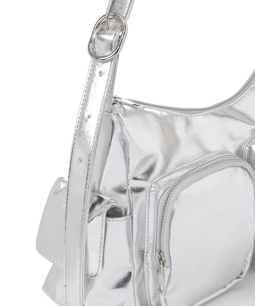 GLOBAL WORK（グローバルワーク）の「スペ軽4ポケ2WAYショルダー