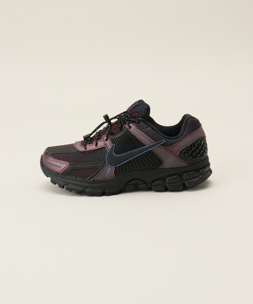 IENA NIKE/ナイキ ウィメンズ ズームボメロ5 UT HQ4052 IENA（イエナ）の「NIKE/ナイキ ウィメンズ ズームボメロ5 UT