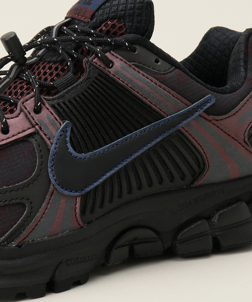 IENA NIKE/ナイキ ウィメンズ ズームボメロ5 UT HQ4052 IENA（イエナ）の「NIKE/ナイキ ウィメンズ ズームボメロ5 UT