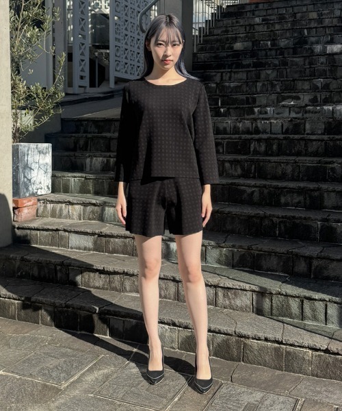 JENNE（ジェンヌ）の「エアリーチェックニット（ニット/セーター・レディース・ブラック/ホワイト・LARGE/MEDIUM/SMALL）」の13枚目の写真