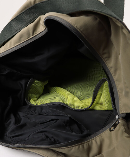 G-STAR（ジースター）の「【UNISEX】LIGHTWEIGHT MEGA TOTE BAG/ミリタリーディテールナイロントートバッグ/ショルダーバッグ（トートバッグ・レディース・グリーン系その他・ONE SIZE）」の3枚目の写真