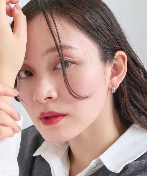 Phoebe(フィービィー)の「≪雑誌掲載≫【金属アレルギー対応】プックリハーフフープミニピアス/サージカルステンレス(ピアス(両耳用)・レディース・ゴールド系2/ゴールド系1/シルバー系1/シルバー系2・FREE)」の21枚目の写真